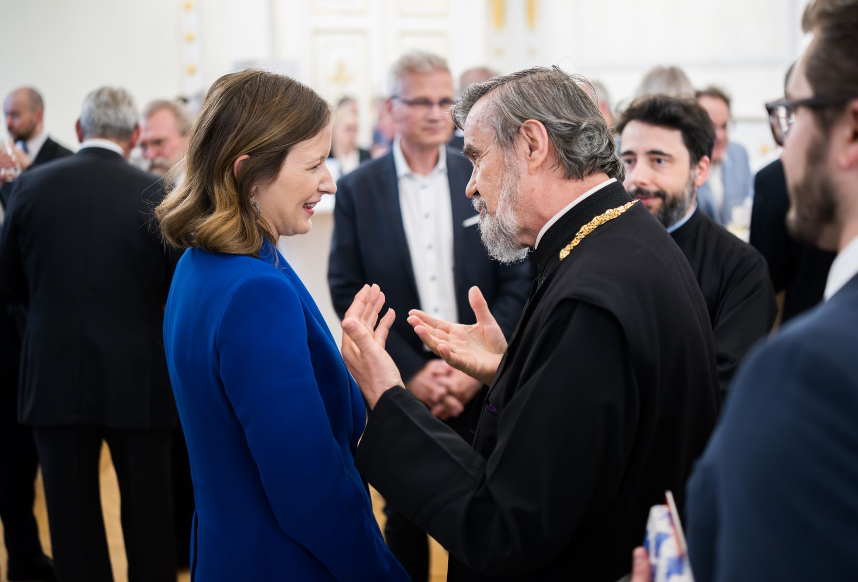 DUN_0017.jpg Am 6. Mai 2025 lud Bundesministerin Claudia Plakolm (m.l.) anlässlich des „Empfang zur Osterzeit“ zahlreiche Vertreter der Kirchen und Religionsgesellschaften in Österreich, ins Bundeskanzleramt ein.