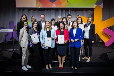 Am 28. Mai 2025 &uuml;berreichte Bundesministerin Claudia Plakolm den Europa-Staatspreis 2025 in verschiedenen Kategorien.